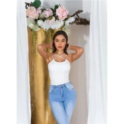 Damen Rippstrick Träger-Top Mit Gekreuzten Trägern Weiß -Noirmade Geschaft damen rippstrick traeger top mit gekreuzten traegern weiss5